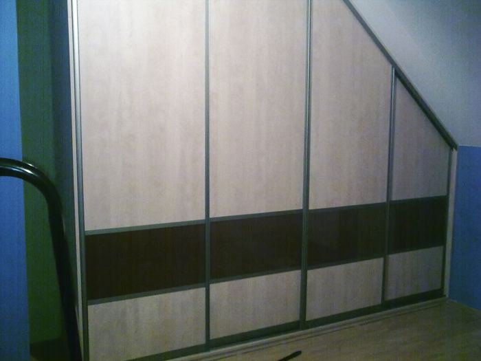 Vestavěné skříně — realizace 26